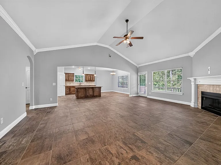 9 Monmouth Dr — Photo 6