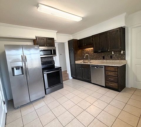 4th image of 711 Old Walton Rd