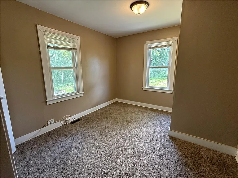 5751 Drexel St — Photo 8