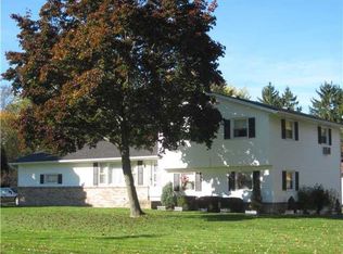 2 Sahara Dr, Gates, NY 14624