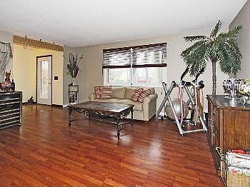 3rd image of 19516 Ethan Allen Ln