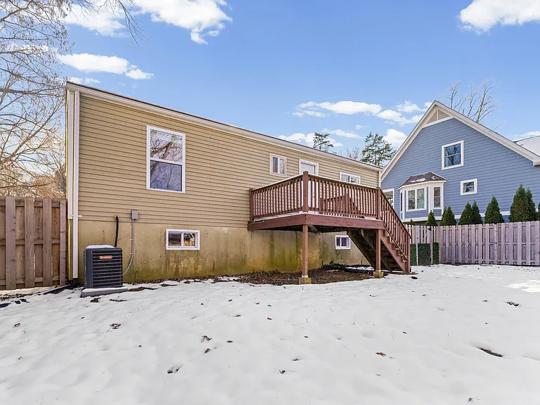 835 N Forest Ave — Photo 9