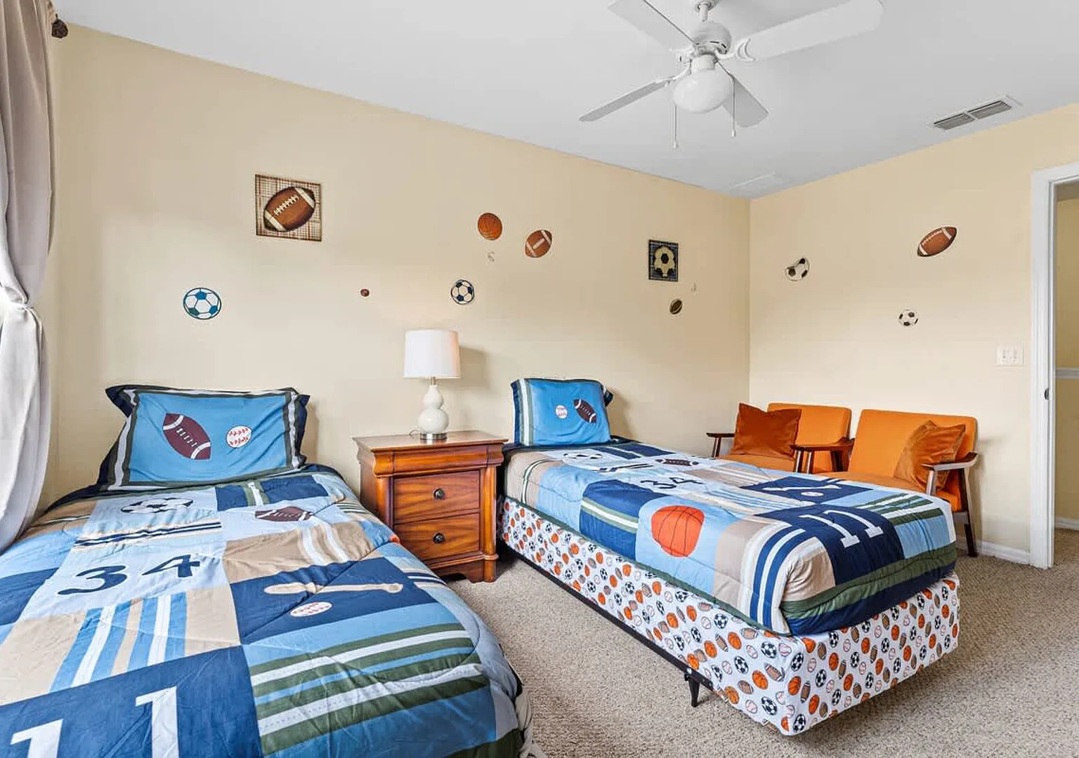 Relaxing 3BR Haven for 8 at Seven Dwarfs — Photo 3