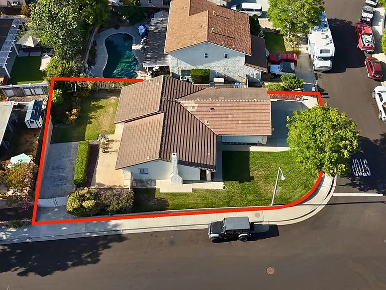 793 Tioga Pl — Photo 2