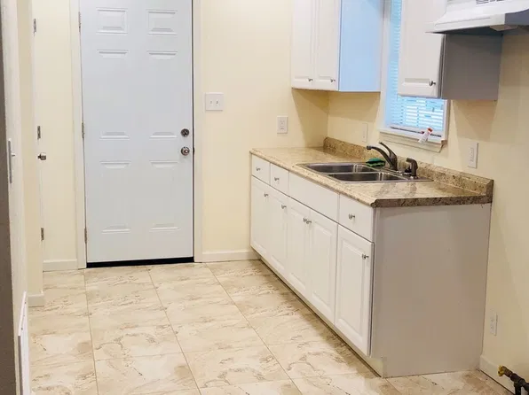 5901 Posey Ln, Haltom City, TX 76117