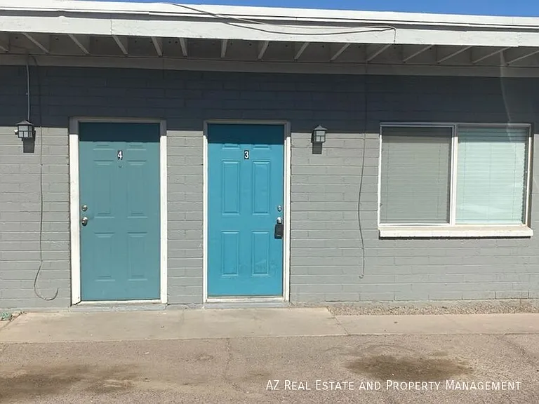 1233 W Pierce St #3 — Photo 3