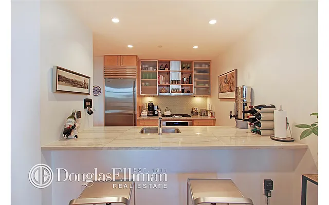 Rented by Douglas Elliman | media 31
