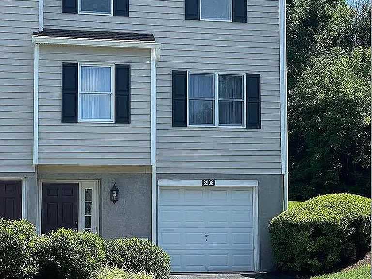 3906 Fox Pointe Ct — Photo 1