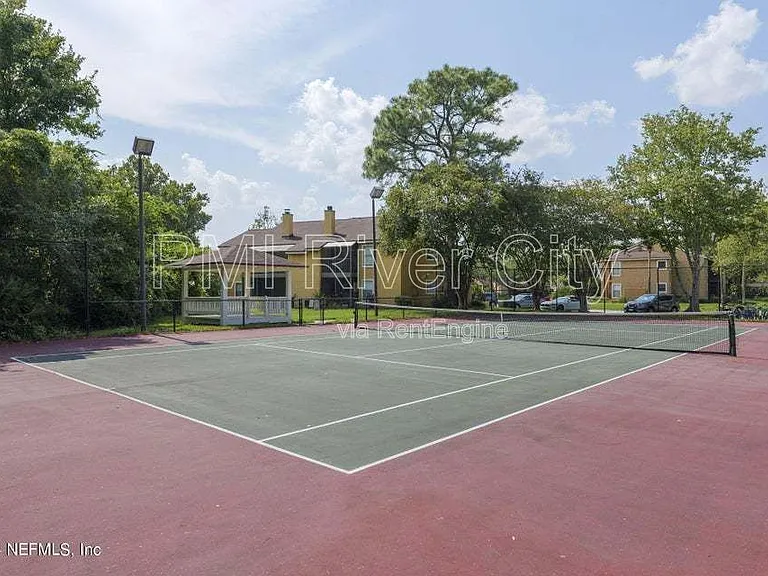 908 Shoreline Cir — Photo 9