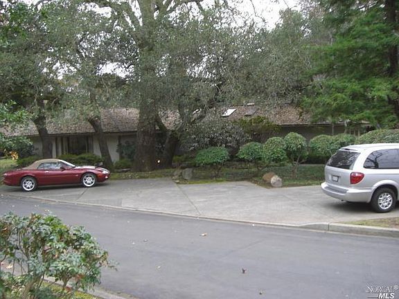2nd image of 139 Bonniebrook Dr