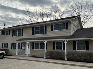 1420 S 14th St APT B, Saint Charles, IL