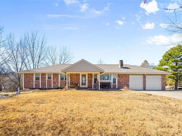 10204 S Corn Rd, Lone Jack, MO 64070