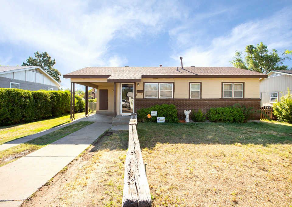 1st image of 934 Dahlia St
