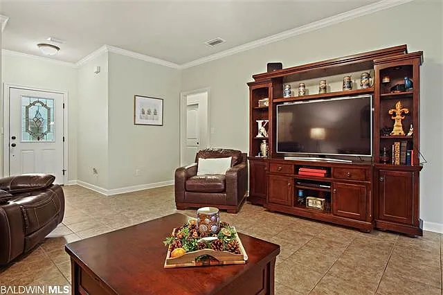 4 bed, 1725 sqft, $2,175 — Photo 4