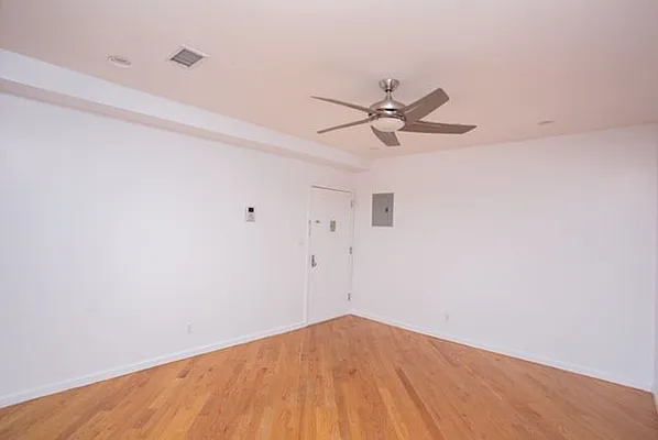 Rented by Chase Global Realty Corp | media 2