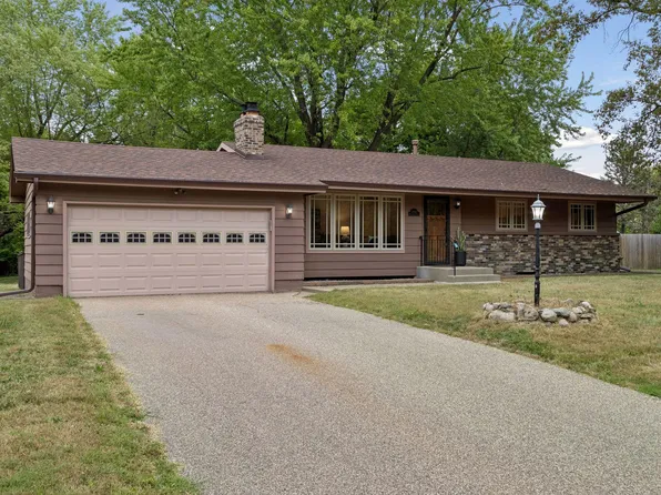 18910 Harrogate Dr, Eden Prairie, MN 55346
