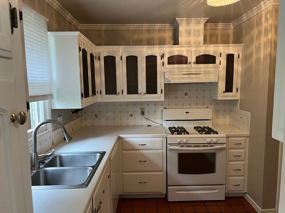 1st image of 317 Almendra Ave