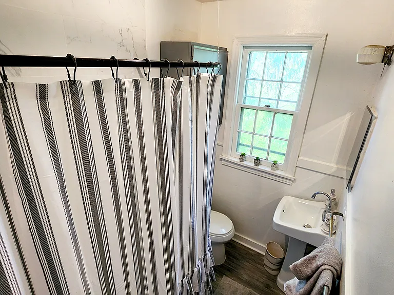 715 Main St — Photo 12