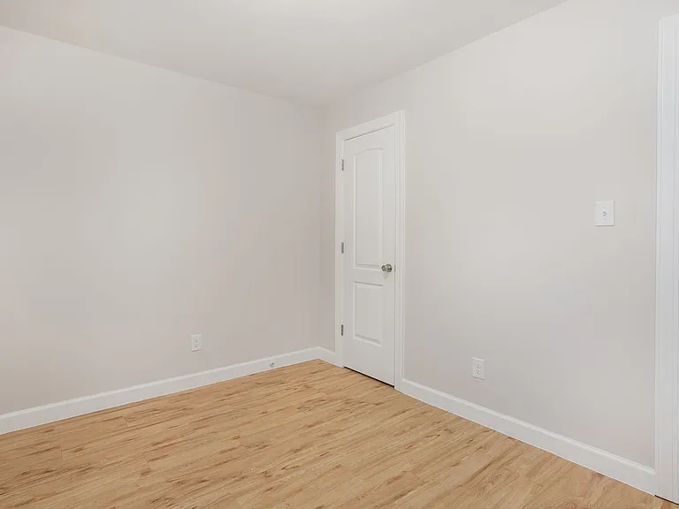 Elon Place — Photo 15