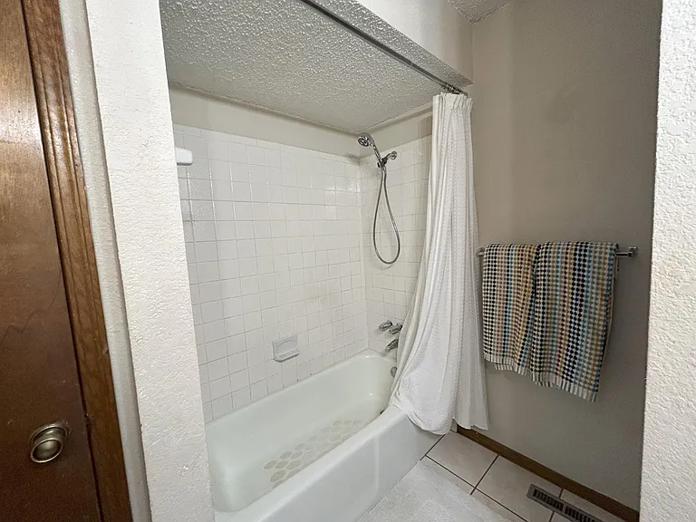 14008 Crossing Way E — Photo 9