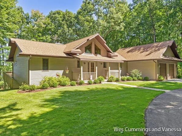 8490 Feather Ridge Ln, Belding, MI 48809