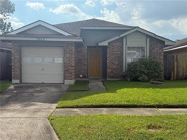 3 bed, 2.0 bath, 1213 sqft, $1,750 — Photo 2