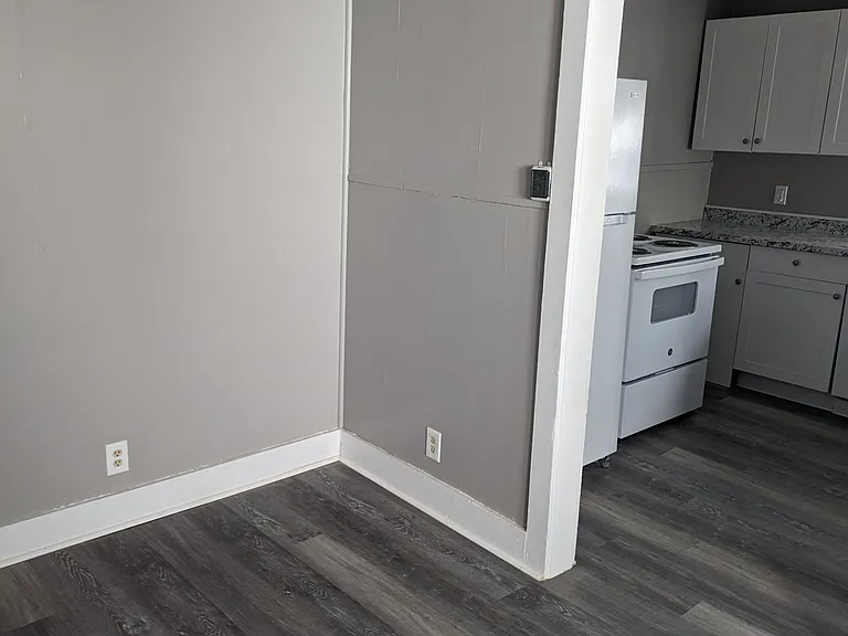 7 Dawson Pl #1 — Photo 8