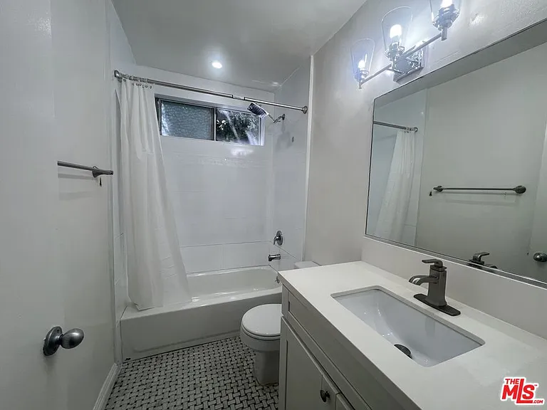 420 Raymond Ave #6 — Photo 6
