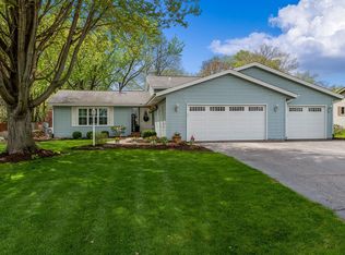 606 Pin Oak Rd, Rockton, IL 61072