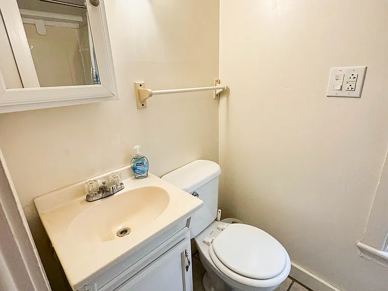 128 Blair St — Photo 13