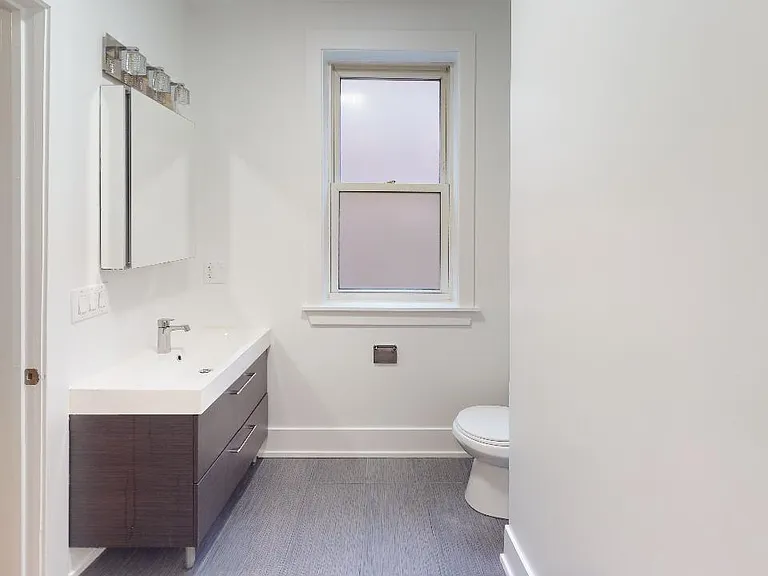 1027 E Hyde Park Blvd #1 — Photo 3