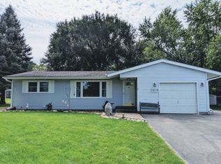 2609 Crystal Lake Rd, Cary, IL 60013