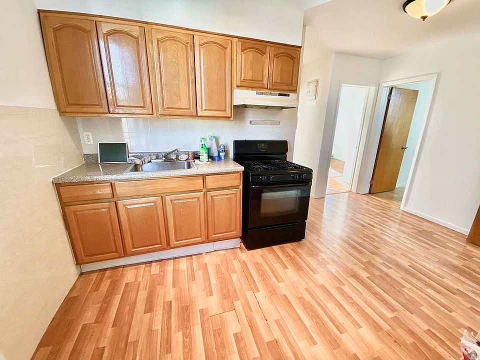 1st image of 32-03 42nd St #2L
