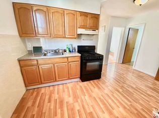 32-03 42nd St #2L, Astoria, NY 11103