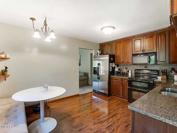 4th image of 961 Fenway Dr