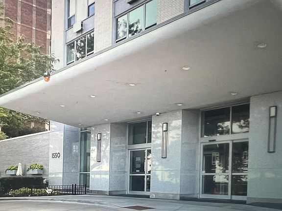 4th image of 1550 N Lake Shore Dr APT 3E