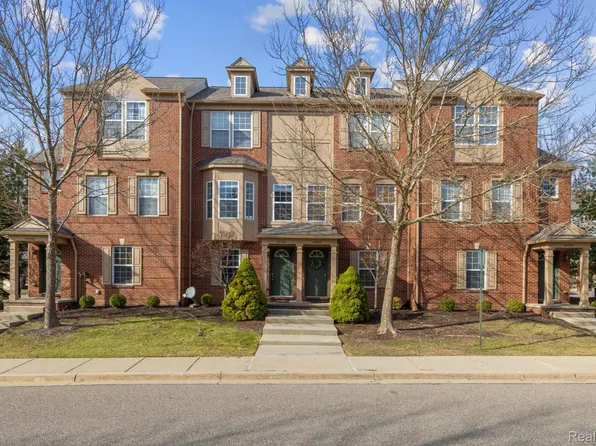 44744 Gwinnett Loop, Novi, MI 48377