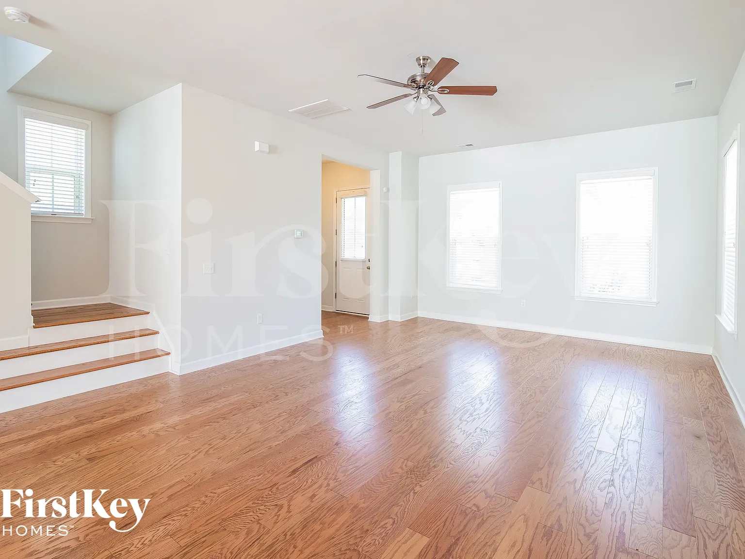 3 bed, 2.5 bath, 1864 sqft, $2,110 — Photo 3