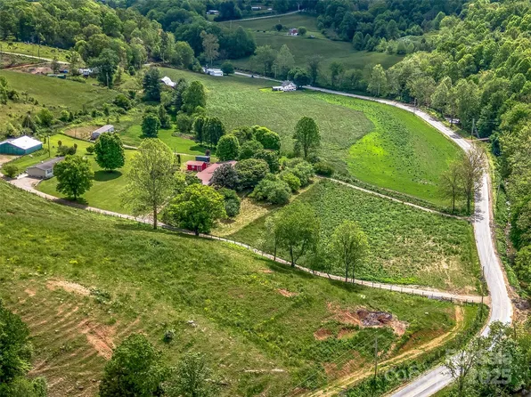 74 Saturn Ct, Clyde, NC 28721