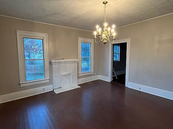 4th image of 6887 W College St