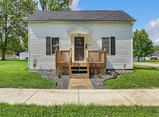 1421 12th St, Highland, IL 62249