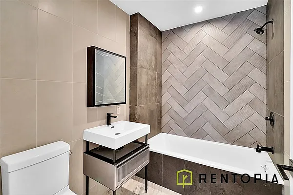 Bathroom, photo 1