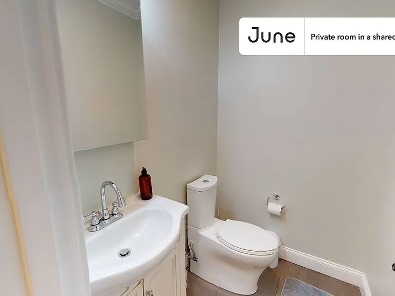 490 Washington St #A — Photo 13