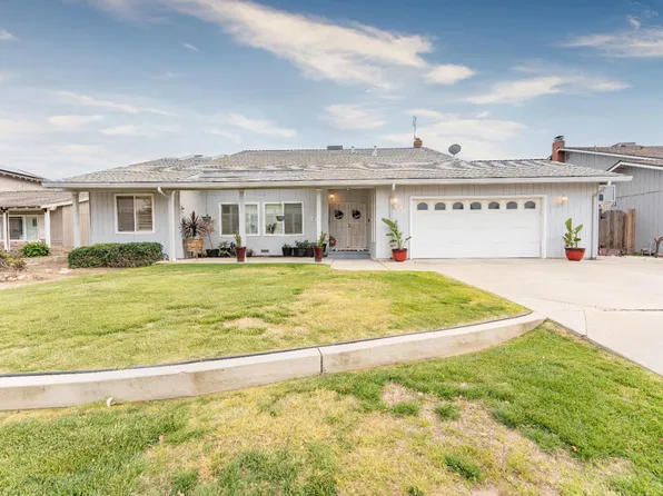 751 Cedar Ln, Lemoore, CA 93245