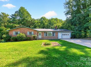 632 Wildlife Access Rd, Hickory, NC 28601