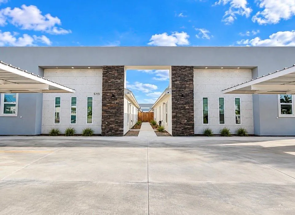 2 bed, 2.0 bath, 913 sqft, $1,150 — Photo 1