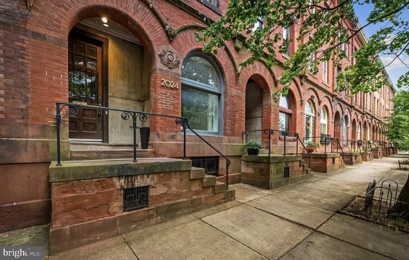 2 bed, 1.0 bath, 3450 sqft, $2,000 — Photo 1