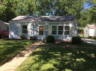 27 Rissant Dr, Florissant, MO 63031