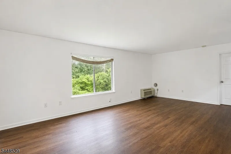1 bed, 1.0 bath, $1,900 — Photo 2