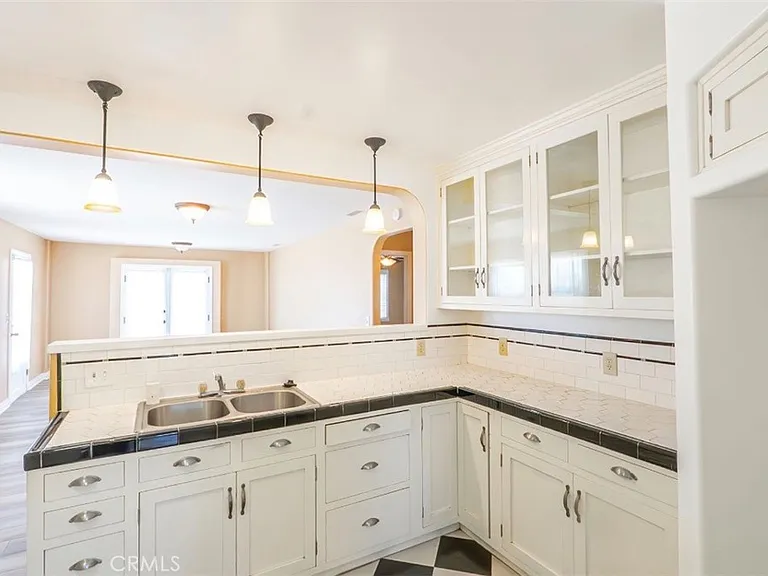1188 Witt St — Photo 8